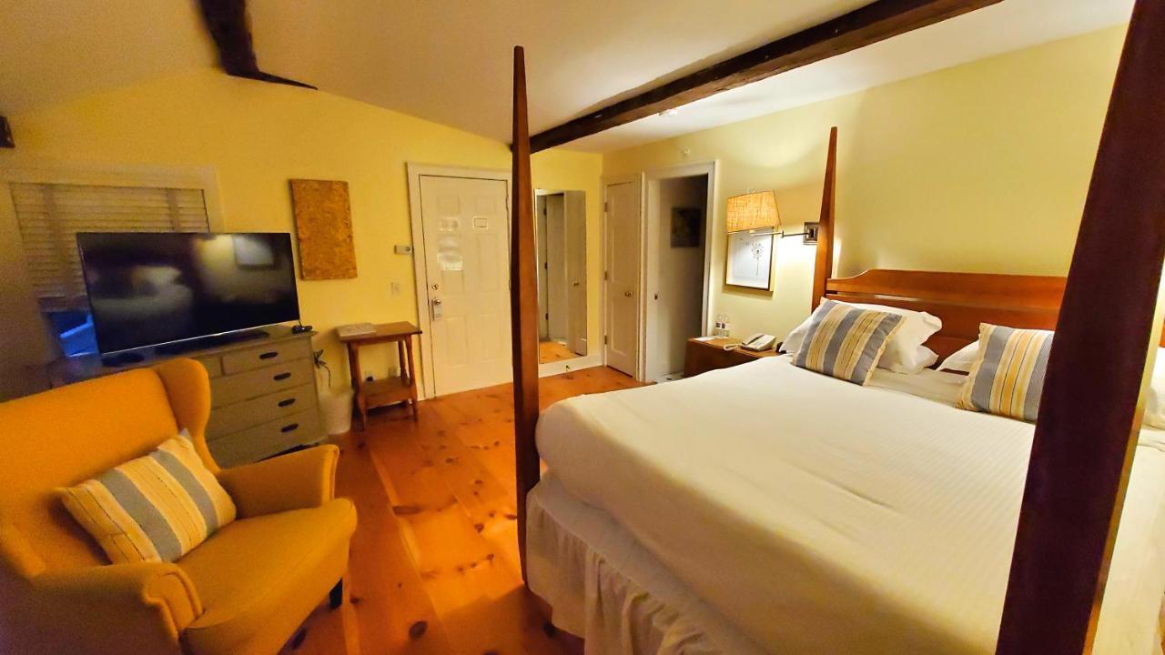 Four Columns Hotel